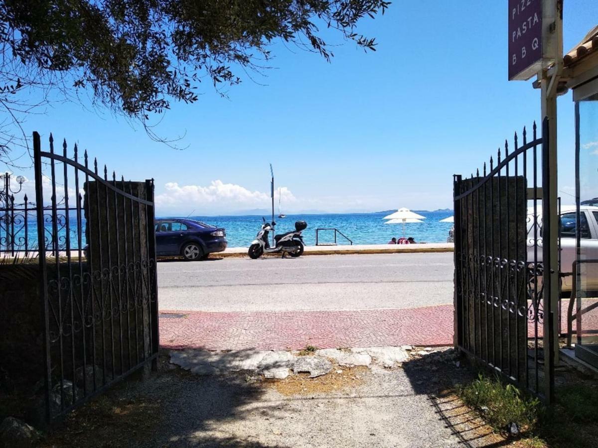 Seaview Stone Apartment In Ipsos Beach المظهر الخارجي الصورة